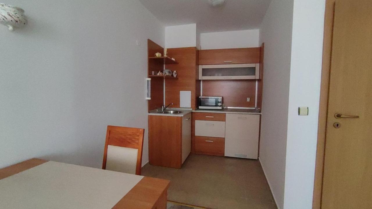 Апартамент Полюси 2 Pantai Sunny Luaran gambar