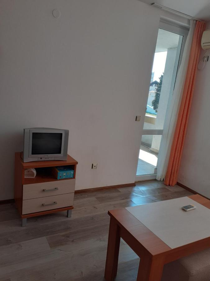 Апартамент Полюси 2 Pantai Sunny Luaran gambar